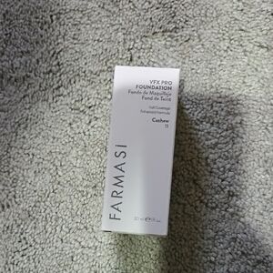 Farmasi VFX Pro Foundation in Cashew